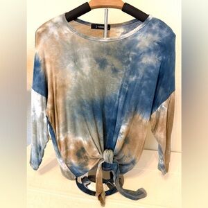 Boutique brand Blue and Tan Tie Front 3/4 Sleeve Tee